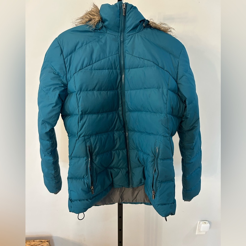 Columbia women’s size large down fill jacket